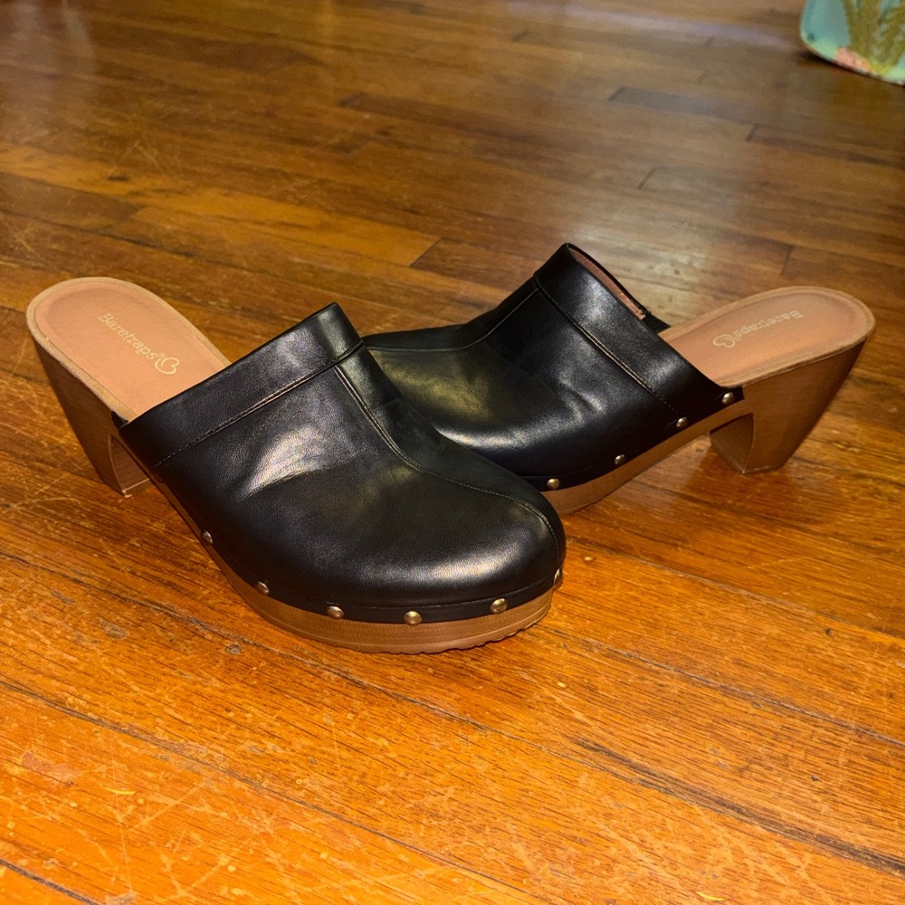 BareTraps Black Leather Clogs with Brown Heels